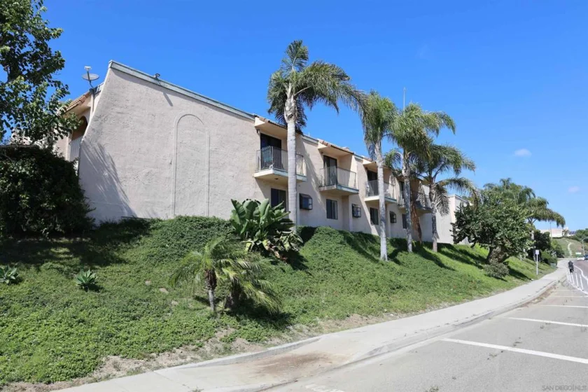2118 Oceanside Boulevard photo 1