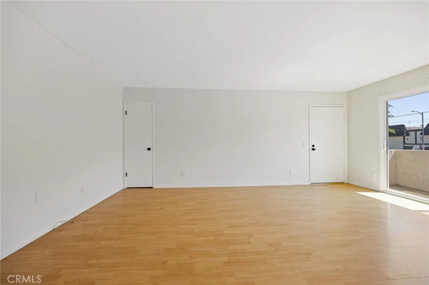 5055 Coldwater Canyon Avenue #105 photo 2