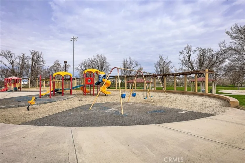44972 Bellflower photo 22