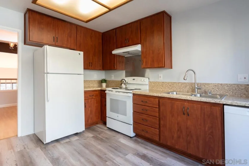 3286 Caminito Eastbluff #114 photo 8