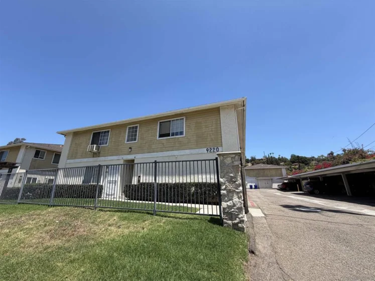9220 Kenwood #F photo 3