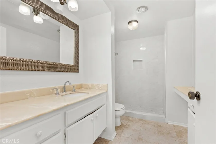7215 Apricot photo 19