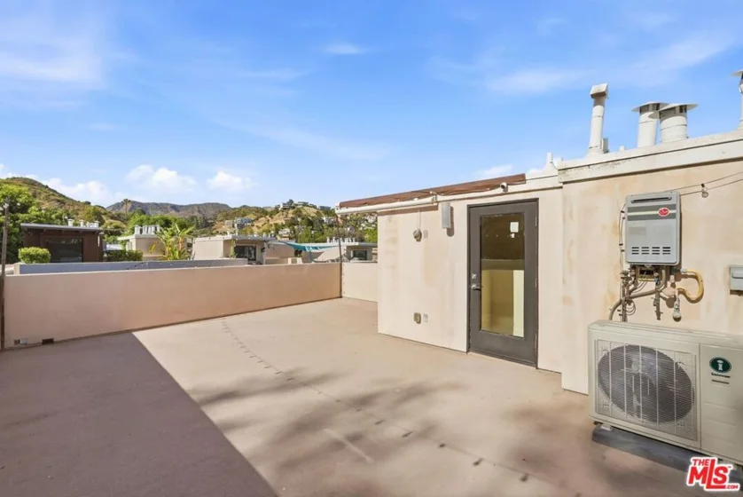 2111 N Cahuenga Boulevard #11 photo 30