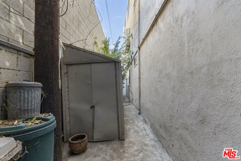4445 Cartwright Avenue #111 photo 39