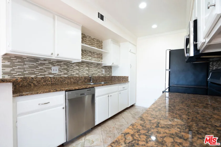 433 S Manhattan Place #108 photo 12