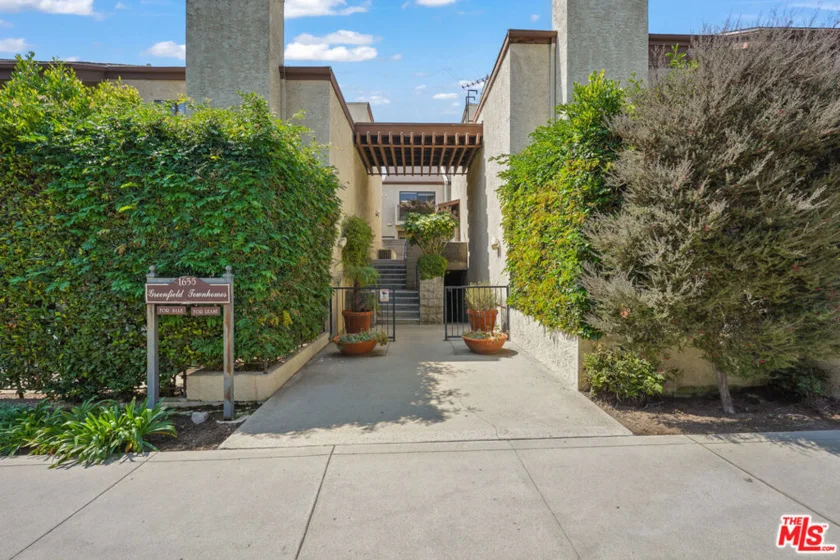 1655 Greenfield Avenue #3 photo 2
