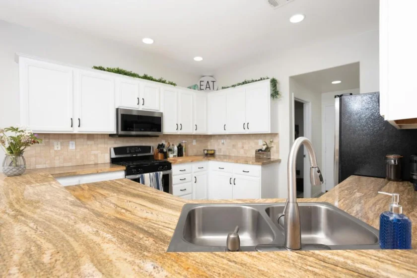 425 S Meadowbrook Drive #123 photo 44