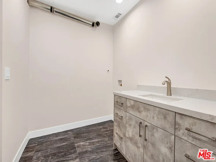 1325 Valley View Road #201 photo 20