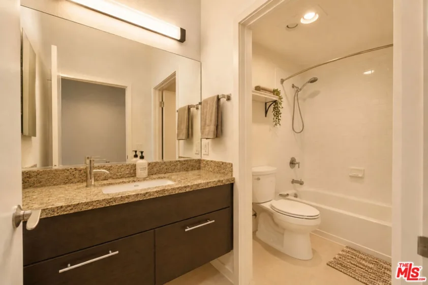 585 N Rossmore Avenue #209 photo 6