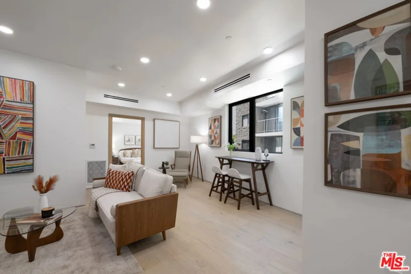 1361 Kelton Avenue #401 photo 4