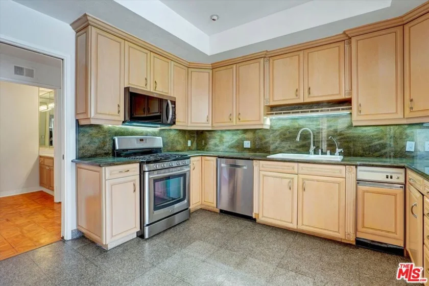 1140 Alta Loma Road #303 photo 13