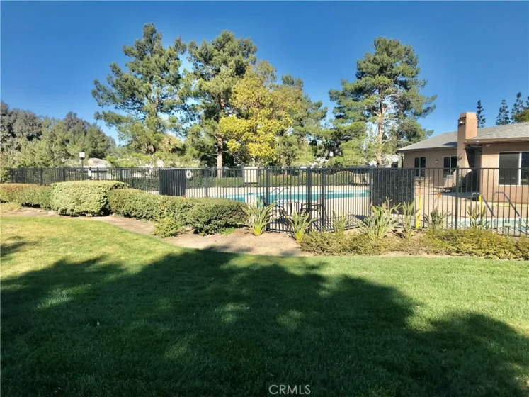 2612 Avenida Del Vista #203 photo 26