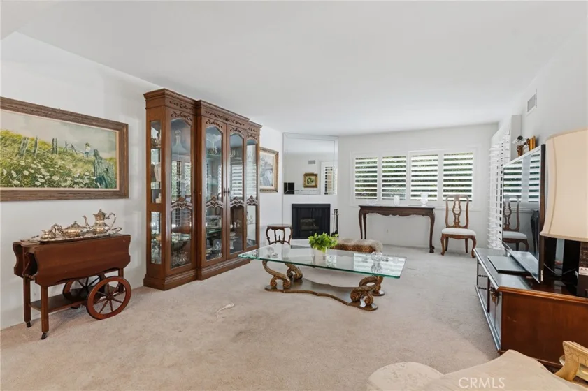 21650 Burbank #203 photo 9