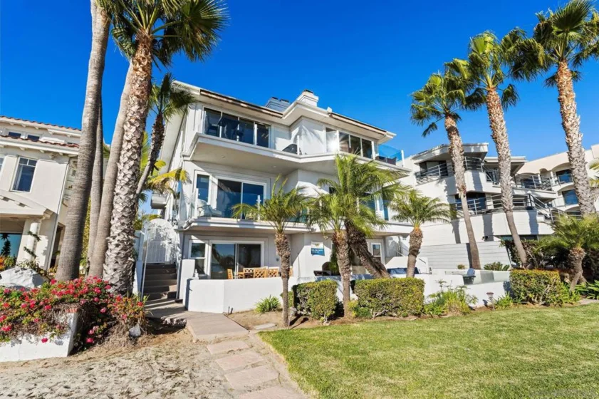 1177 Pacific Beach Drive ##A photo 12