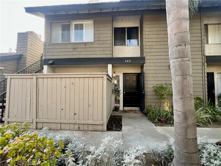 542 W Dunton #29 photo 2