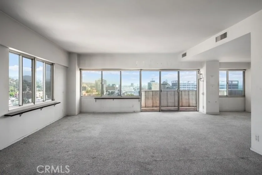 7135 Hollywood #1010 photo 6