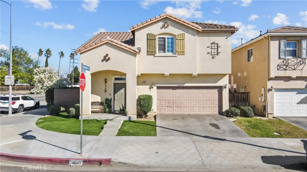 9082 Sylmar Avenue photo 1