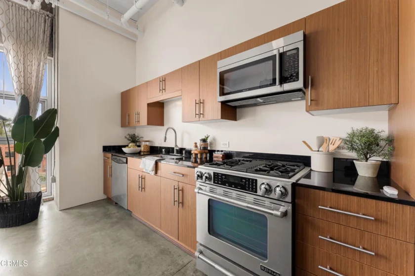510 S Hewitt Street #514 photo 22