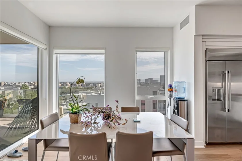 4600 Rivington photo 2