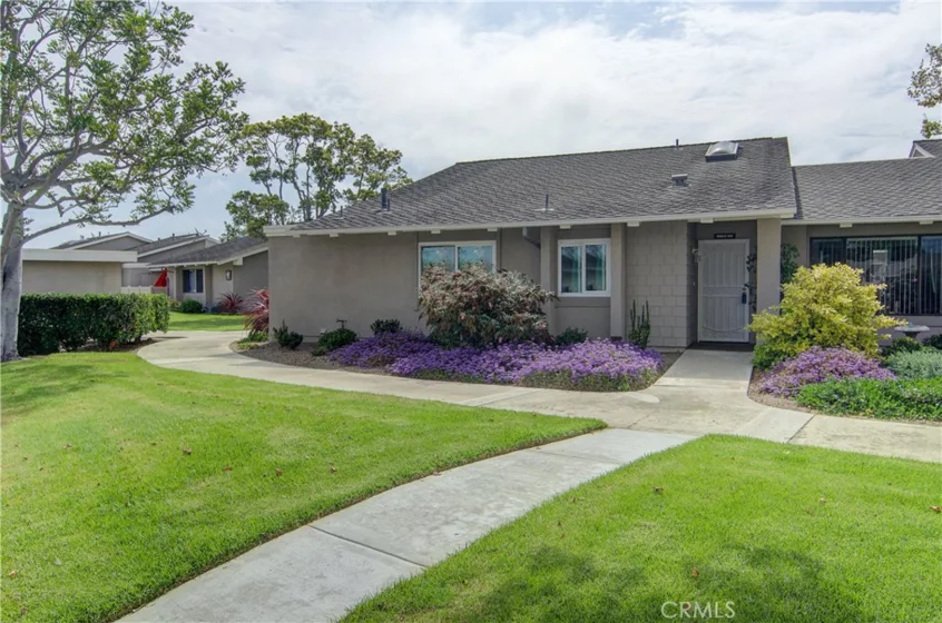 8566 Trinity Circle #816D photo 1