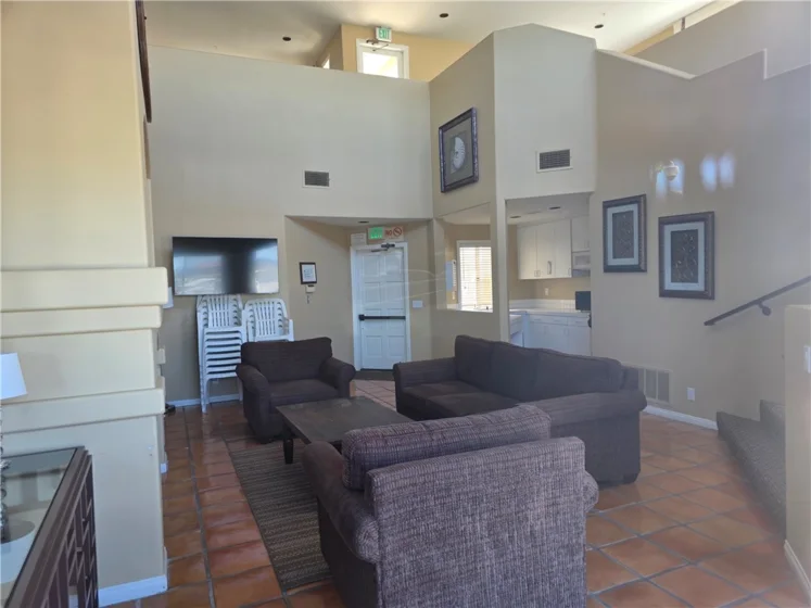 4167 Warner #205 photo 31