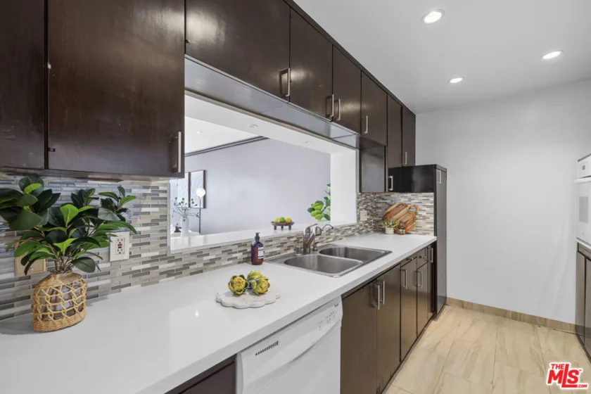 10701 Wilshire Boulevard #2202 photo 21