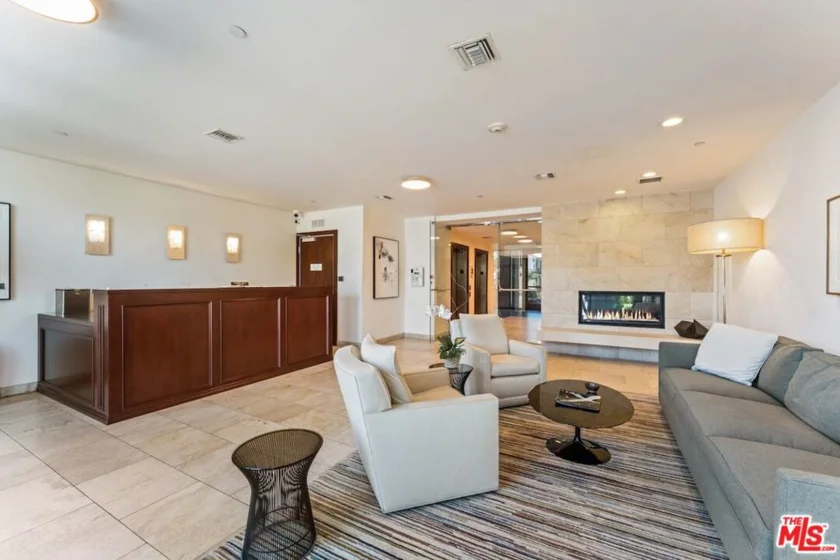 447 N Doheny Drive #101 photo 31
