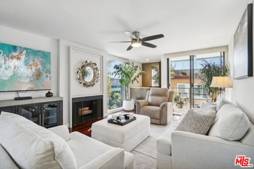 1215 N Olive Drive #203 photo 1