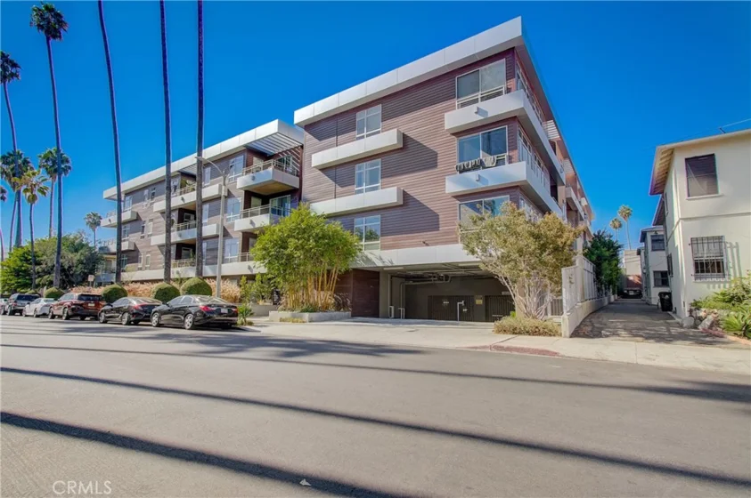 6001 Carlton Way #305 photo 1