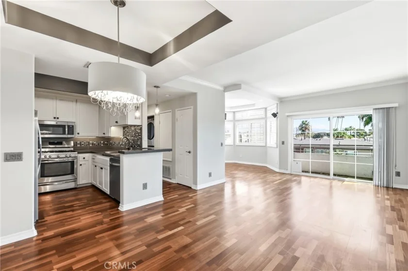 4455 Hazeltine Avenue #208 photo 9