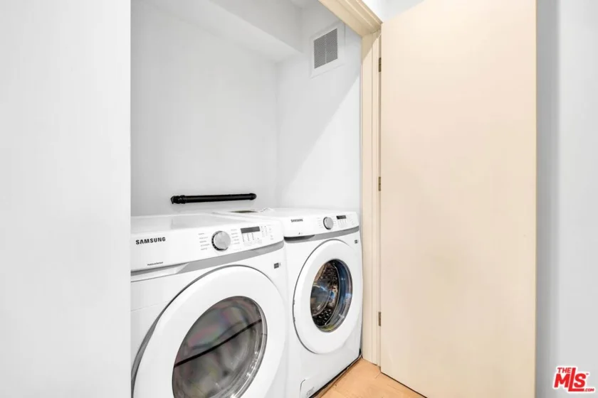 611 Broadway Street photo 15