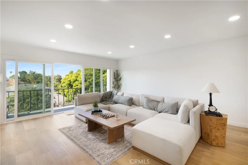 3695 Linden Avenue #10C photo 1