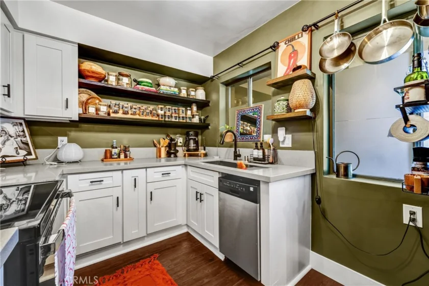 215 N Kenwood Street #106 photo 13