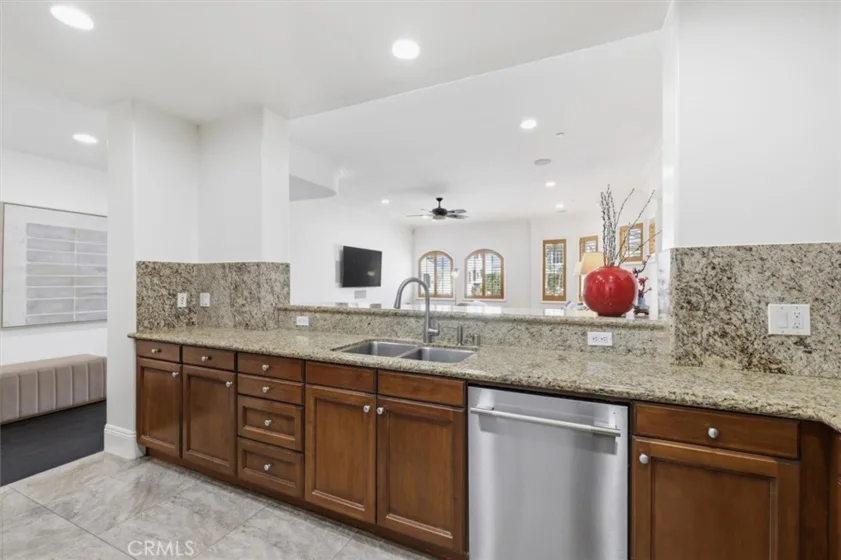 143 N Arnaz Drive #105 photo 6