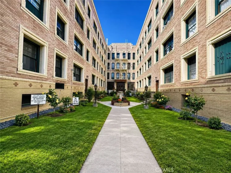 2121 James M Wood Boulevard #411 photo 2