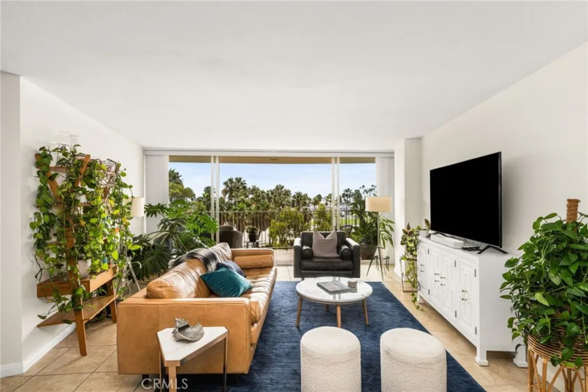 700 E Ocean #706 photo 3