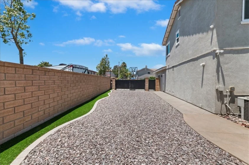 37020 Ascella photo 46