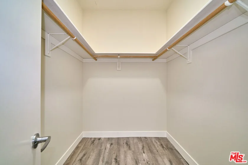 3810 Wilshire Boulevard #1001 photo 24