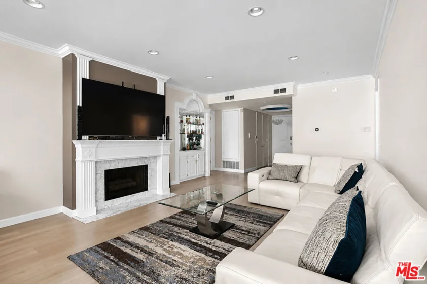 14923 Moorpark Street #101 photo 13