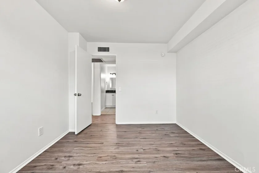 18350 Hatteras #211 photo 19