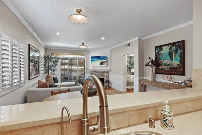 366 Villa Point photo 22