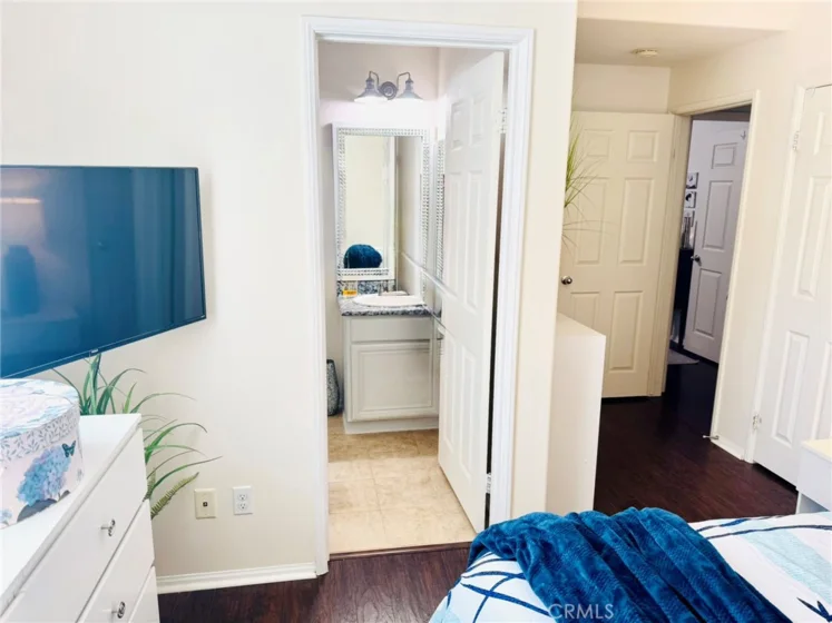 44942 Bellflower photo 26