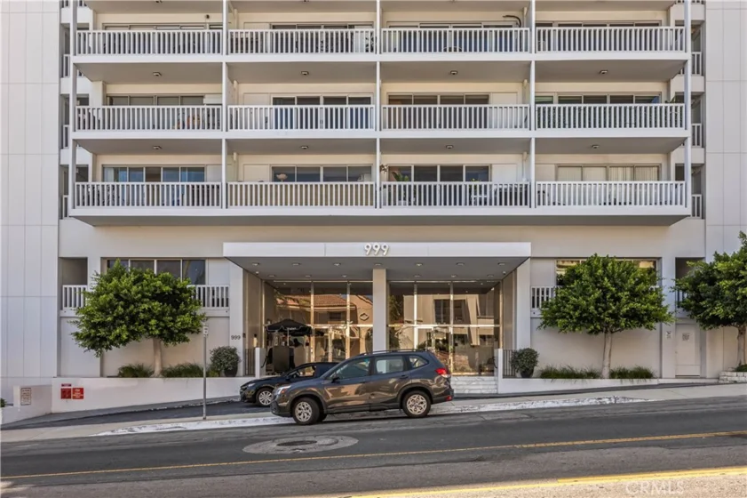 999 N Doheny #310 photo 2