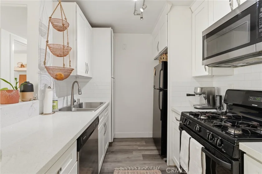 18620 Hatteras Street #157 photo 6