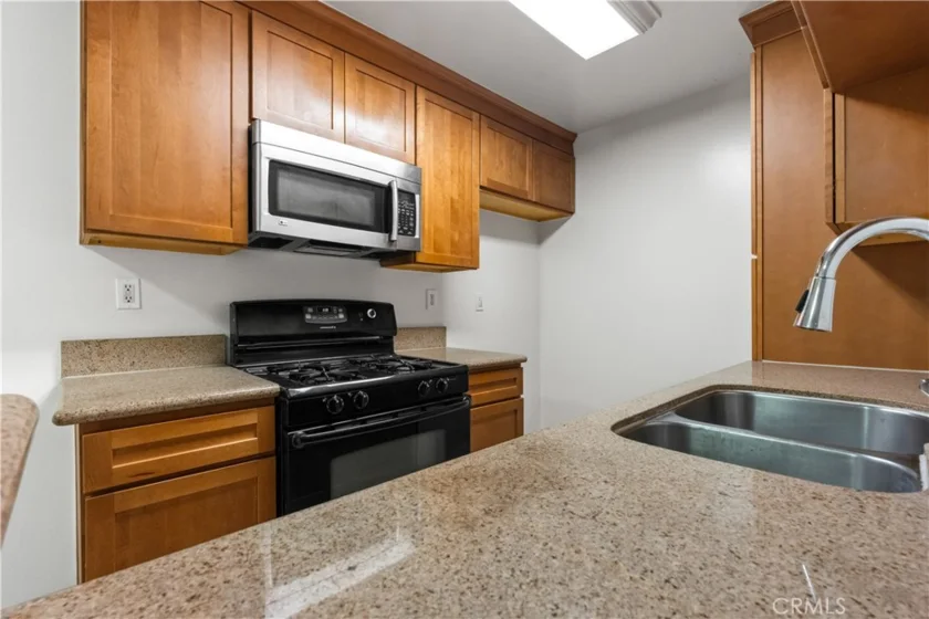 20327 Saticoy Street #102 photo 5