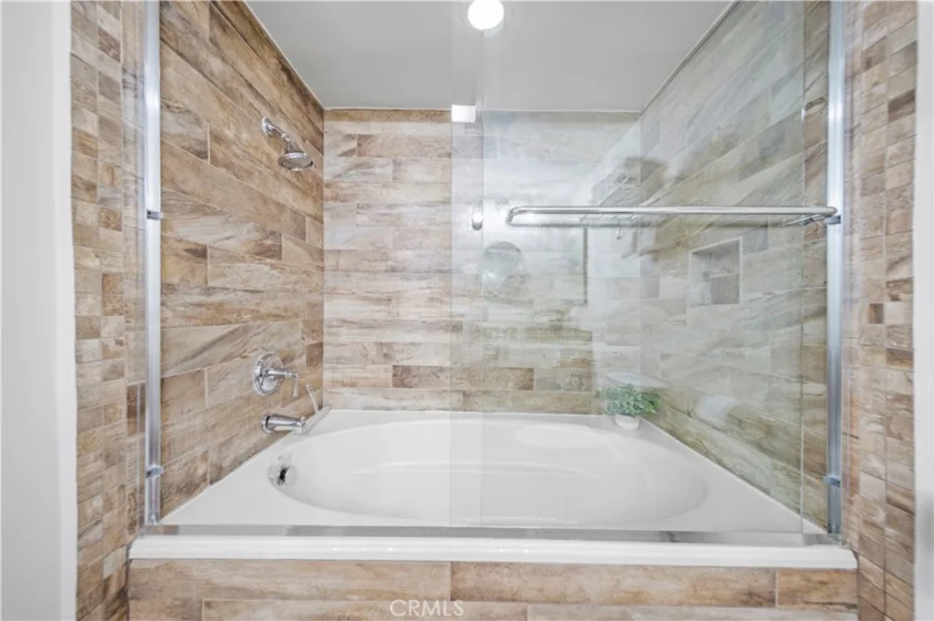 450 San Vicente Boulevard #104 photo 18