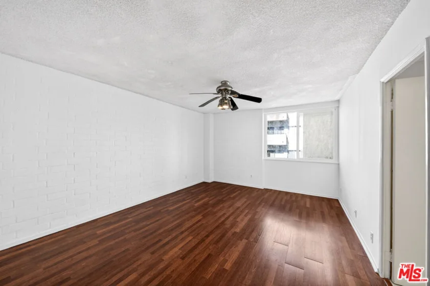 540 Kelton Avenue #402 photo 16