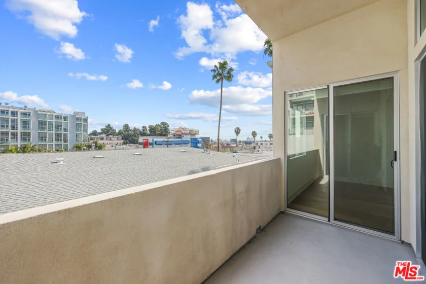 7133 Hawthorn Avenue #PH6 photo 21