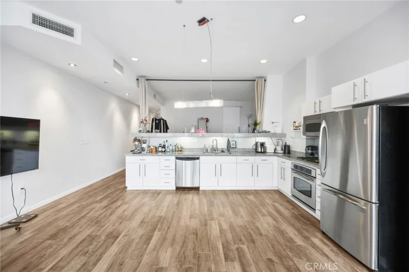 1100 Wilshire Boulevard #2607 photo 4