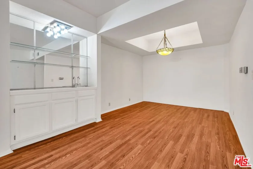 1164 Wellesley Avenue #204 photo 24